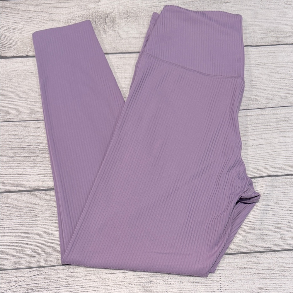 Women’s Girlfriend Collective Ribbed Legging approx 25” inseam size S lilac